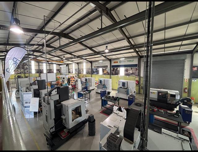 888M² WAREHOUSE TO LET IN BEACONVALE